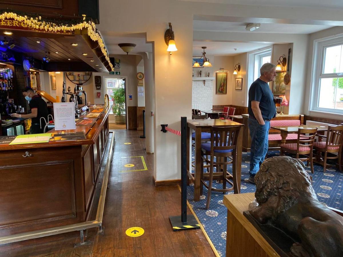 Lion And Fiddle Hotel Trowbridge Ngoại thất bức ảnh