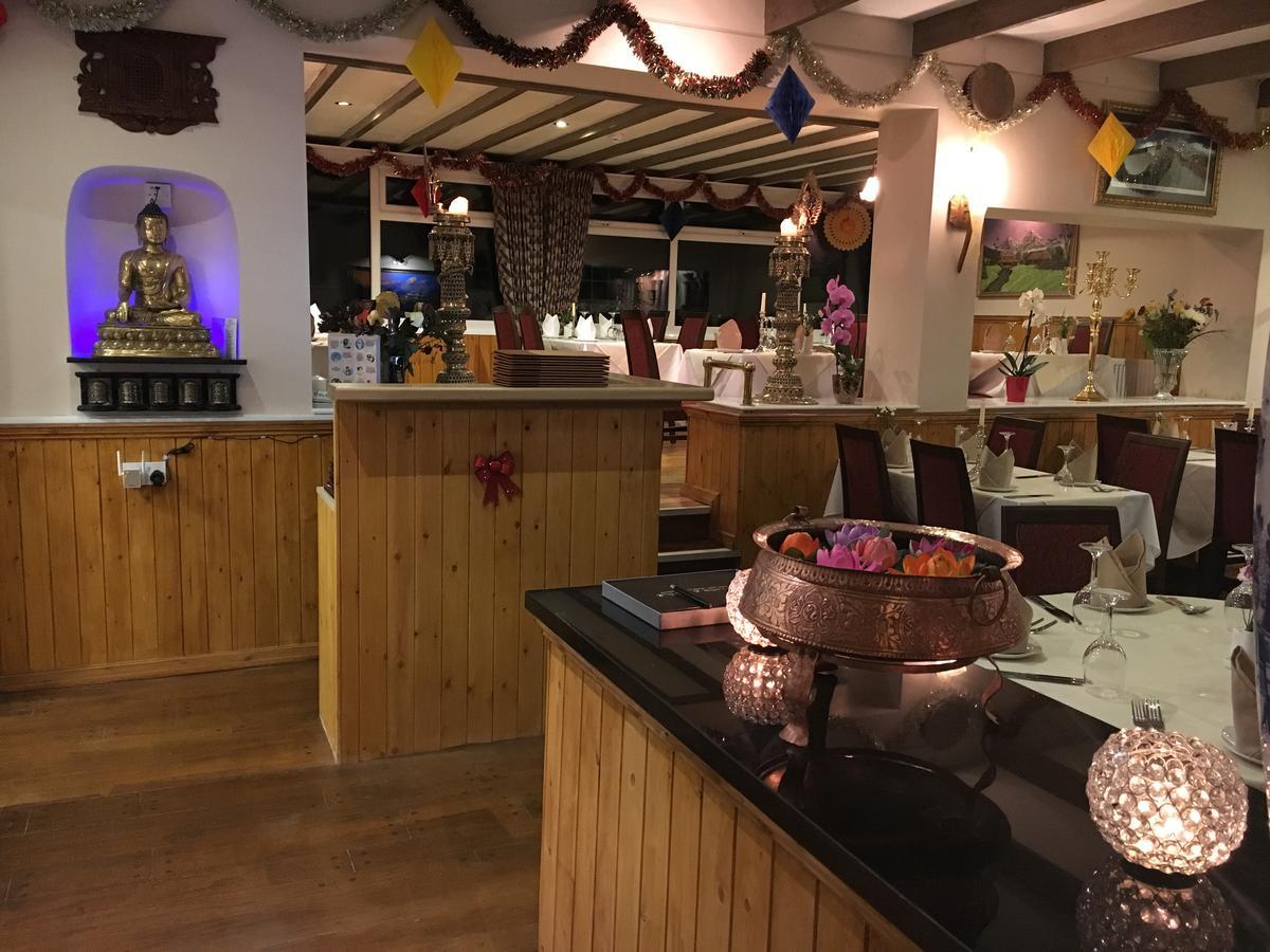 Lion And Fiddle Hotel Trowbridge Ngoại thất bức ảnh