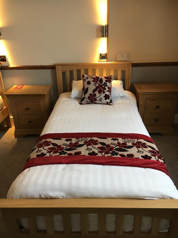 Lion And Fiddle Hotel Trowbridge Ngoại thất bức ảnh