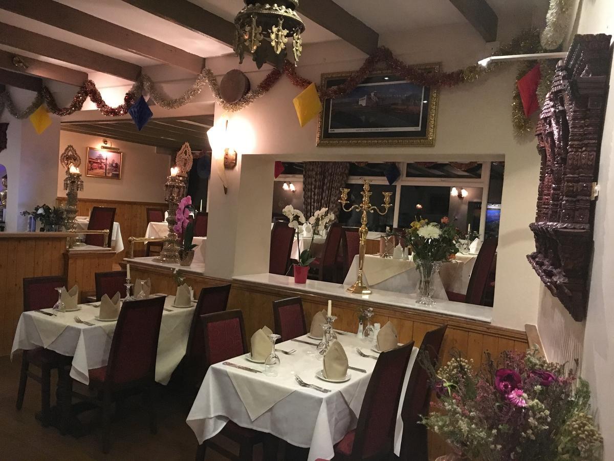 Lion And Fiddle Hotel Trowbridge Ngoại thất bức ảnh